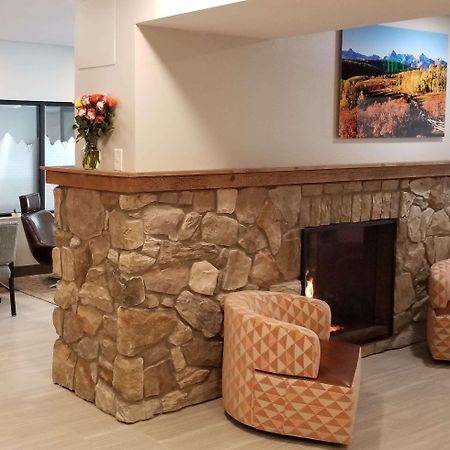 Microtel Inn & Suites By Wyndham Georgetown Lake Экстерьер фото