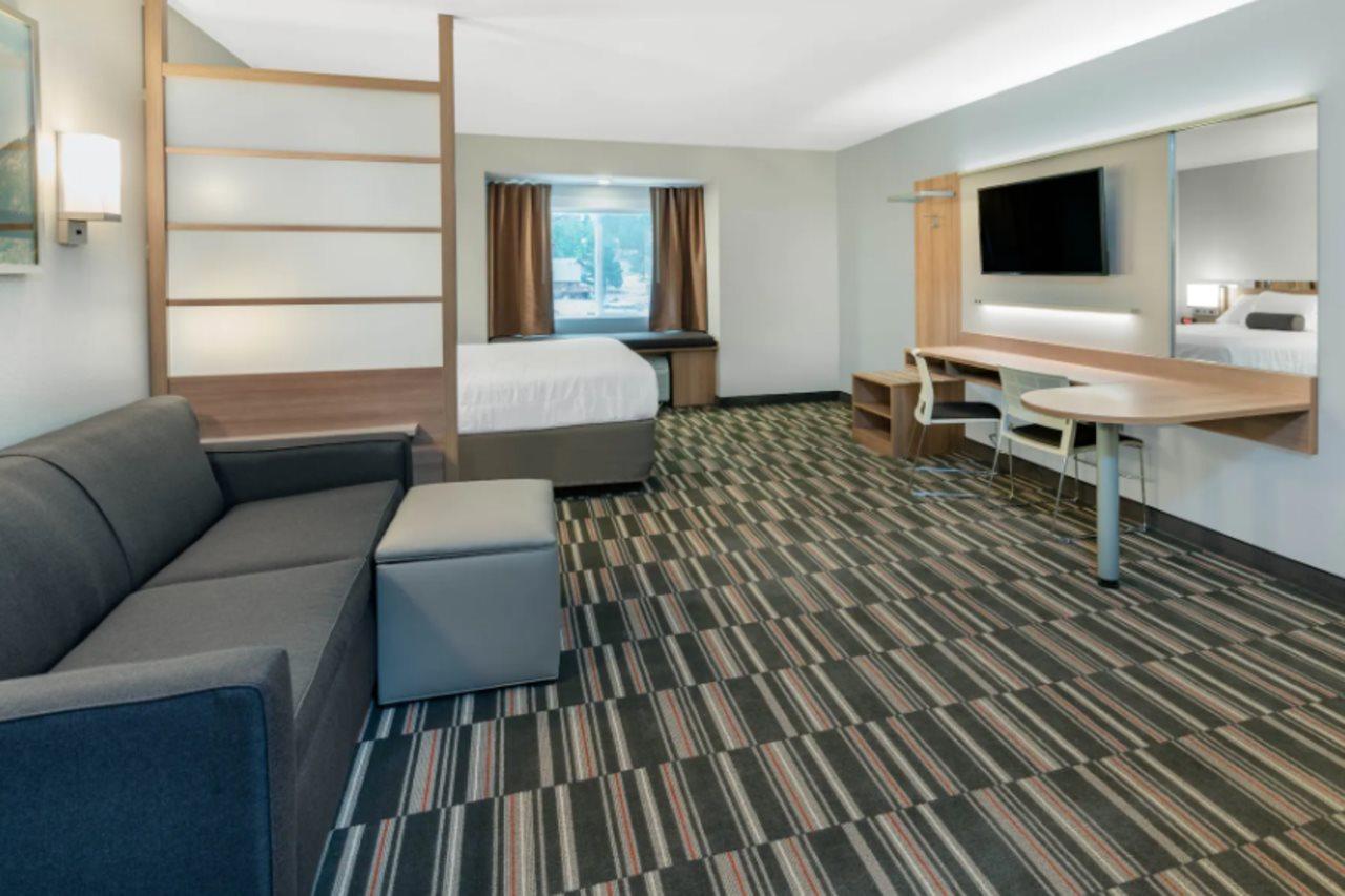 Microtel Inn & Suites By Wyndham Georgetown Lake Экстерьер фото