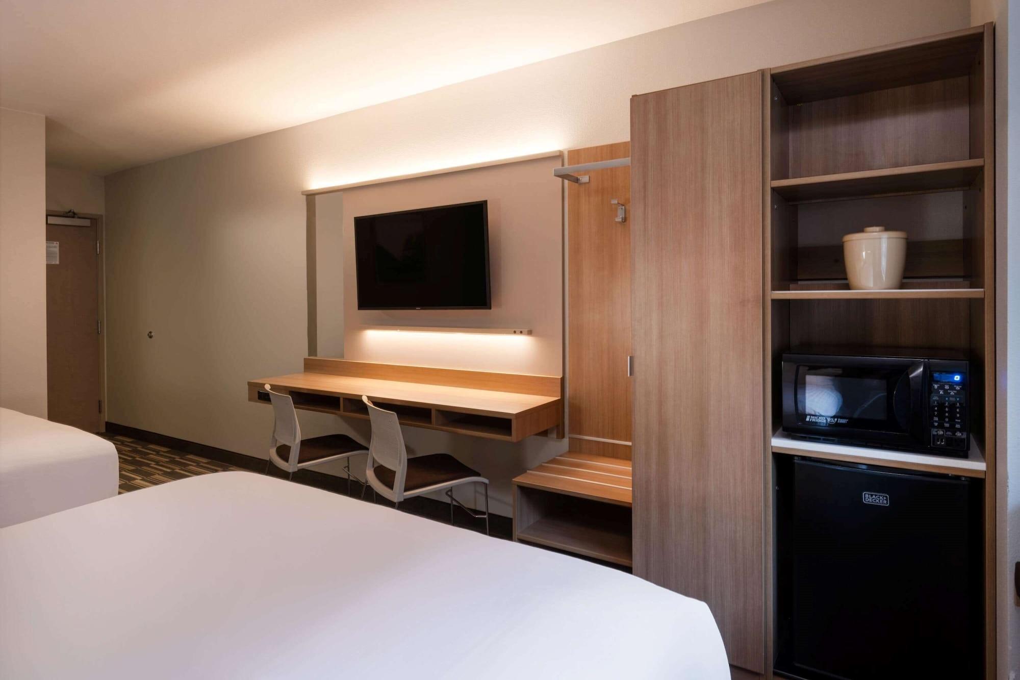 Microtel Inn & Suites By Wyndham Georgetown Lake Экстерьер фото