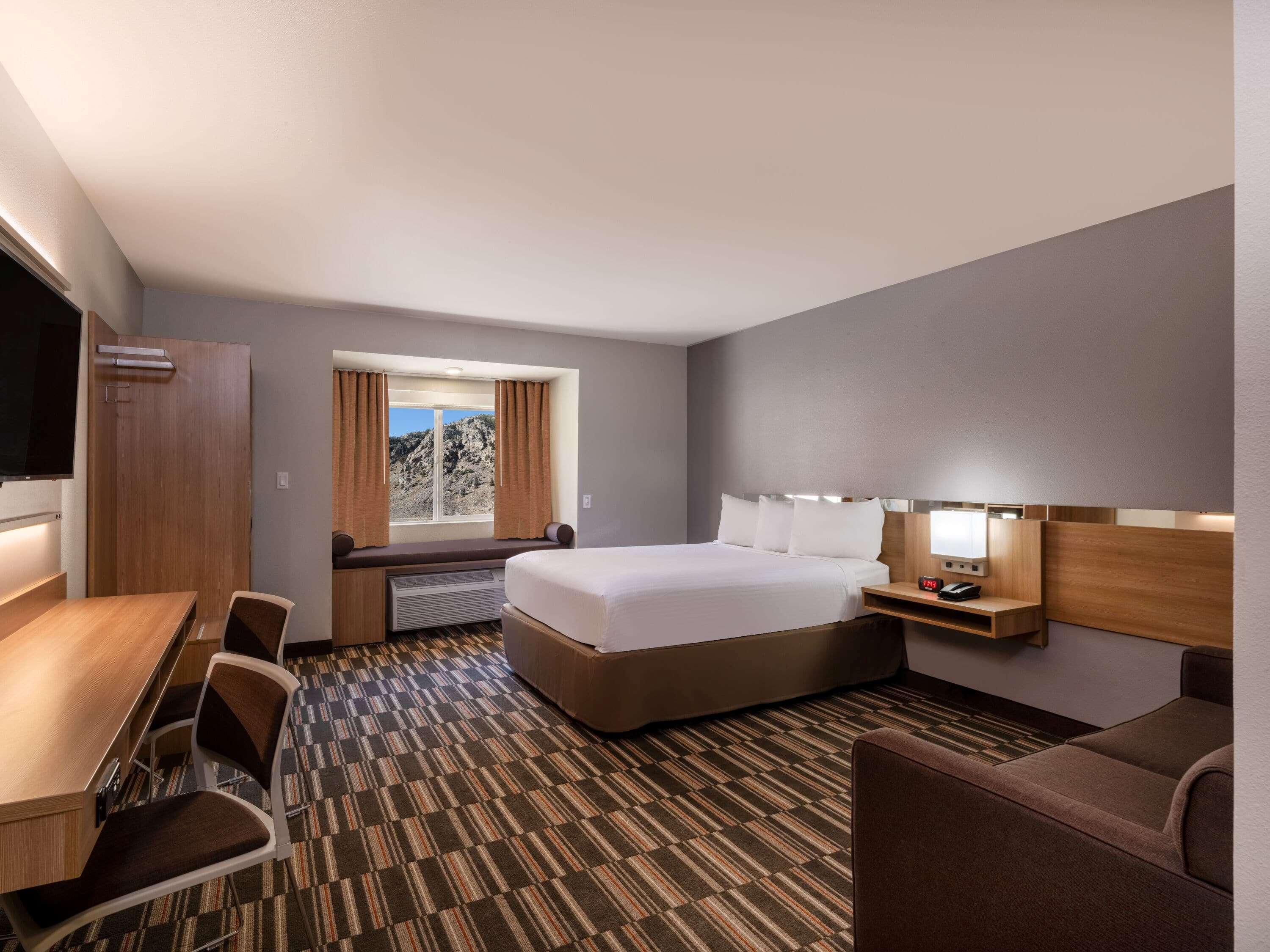 Microtel Inn & Suites By Wyndham Georgetown Lake Экстерьер фото