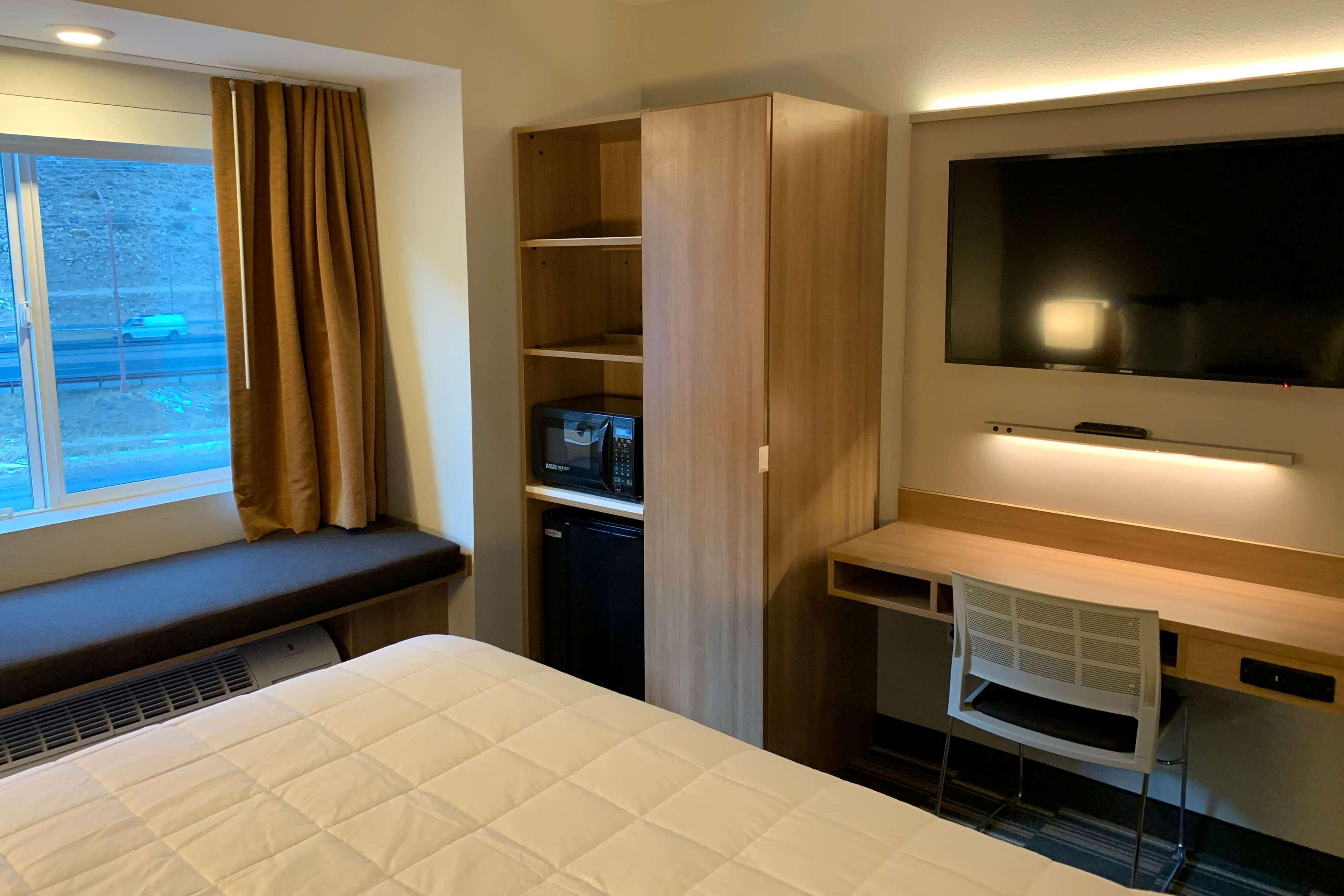 Microtel Inn & Suites By Wyndham Georgetown Lake Экстерьер фото