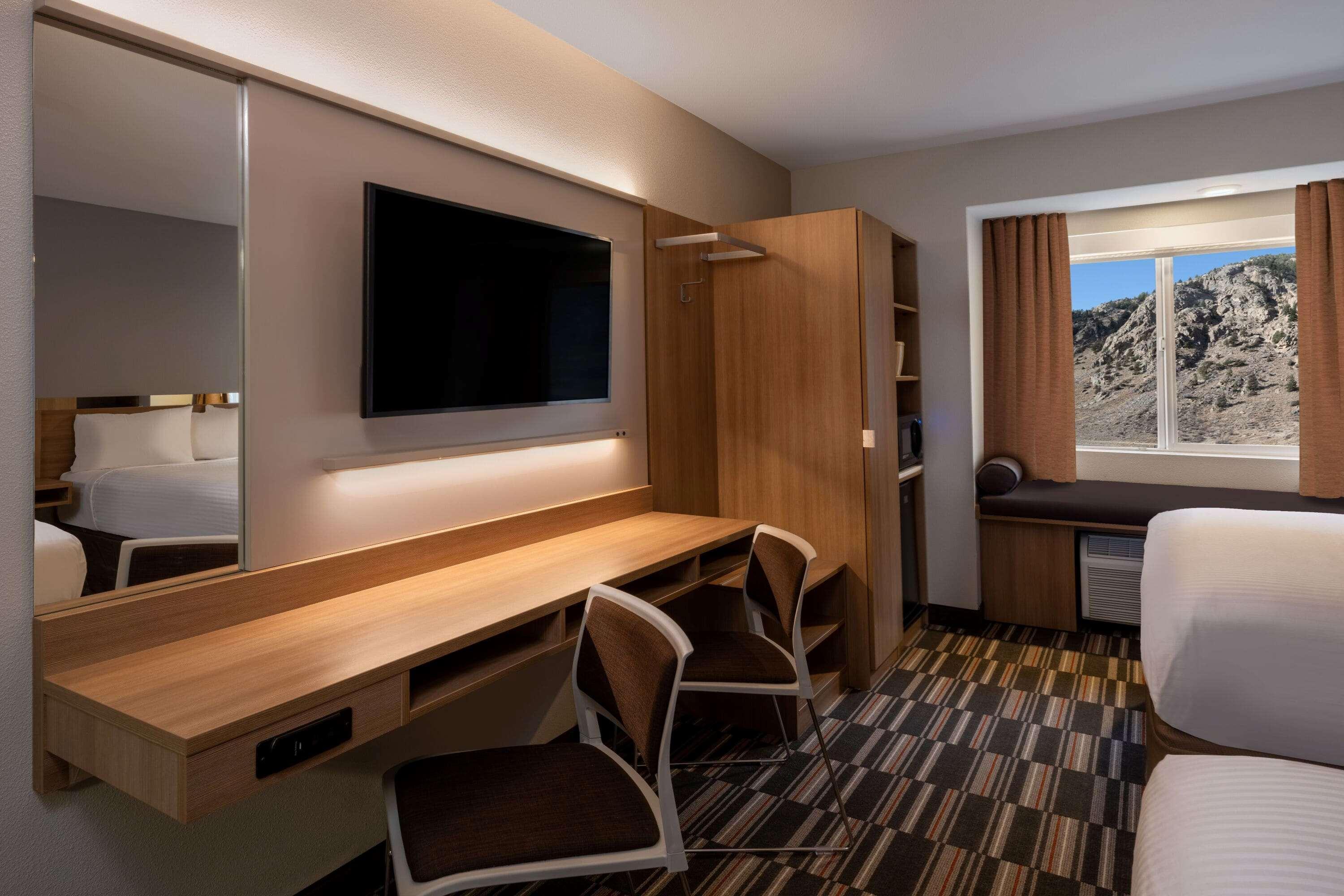 Microtel Inn & Suites By Wyndham Georgetown Lake Экстерьер фото