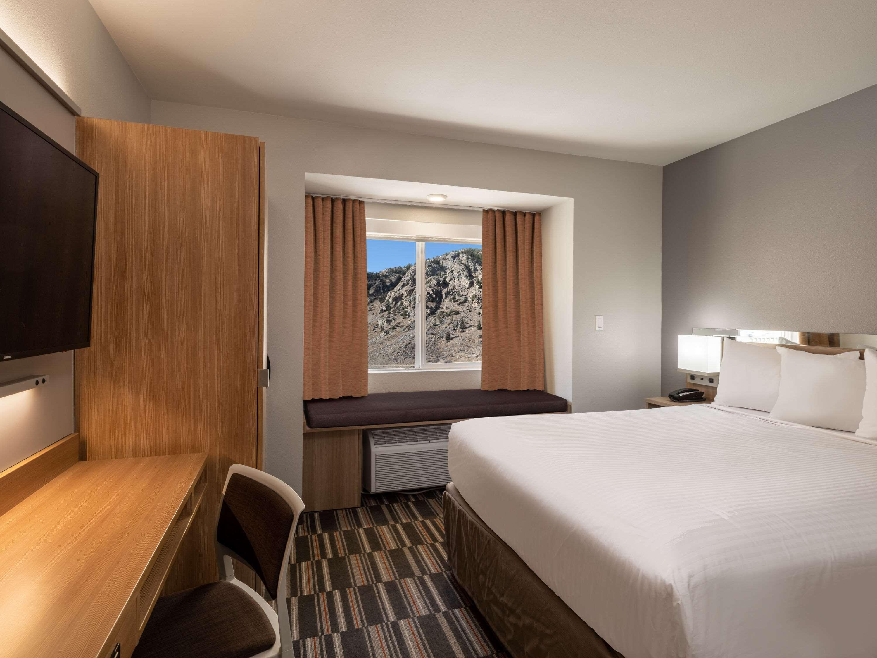 Microtel Inn & Suites By Wyndham Georgetown Lake Экстерьер фото
