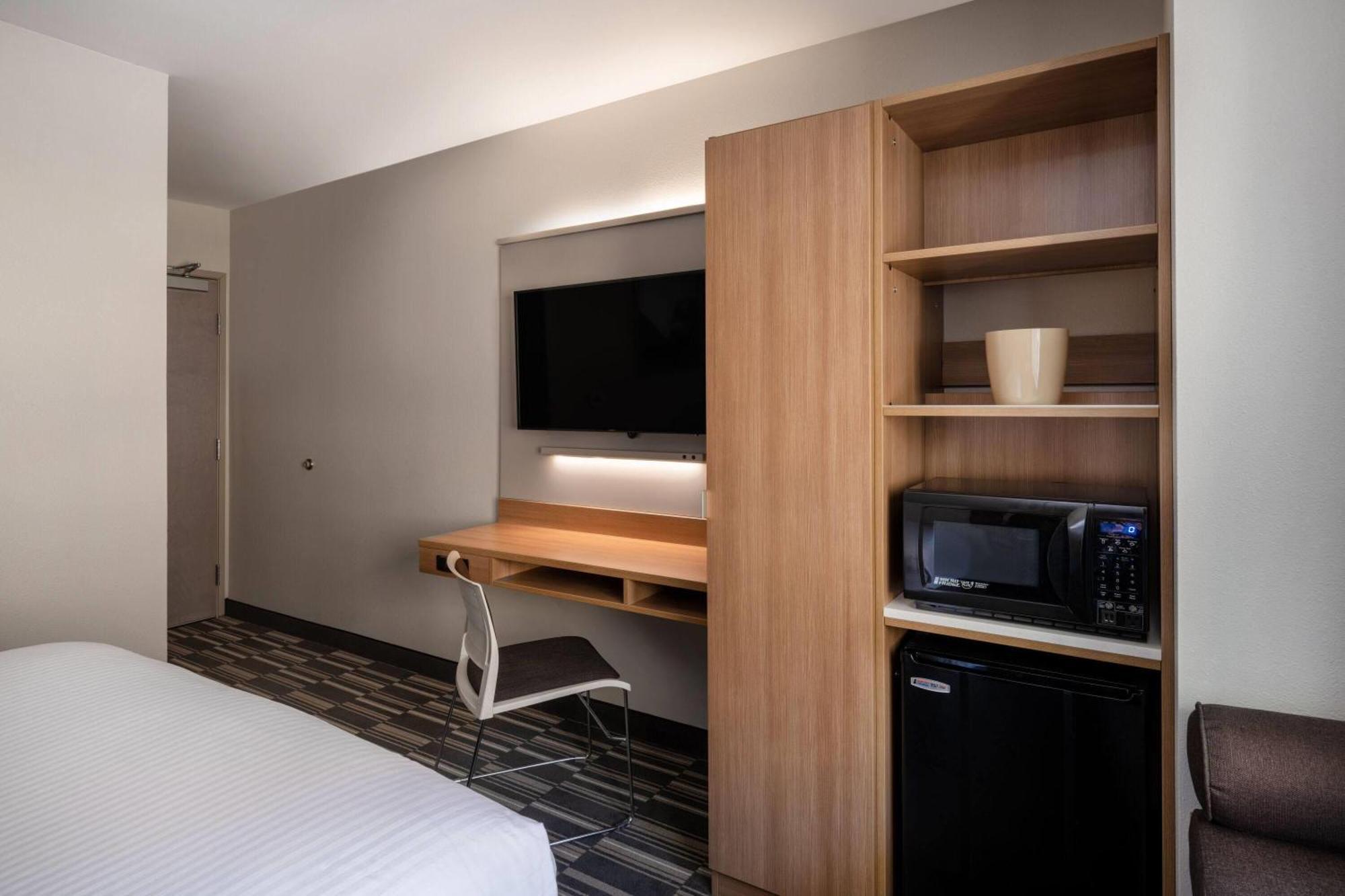 Microtel Inn & Suites By Wyndham Georgetown Lake Экстерьер фото